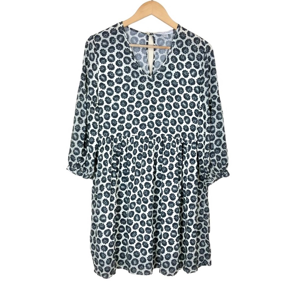Amour Vert White and Navy Floral Print Tunic